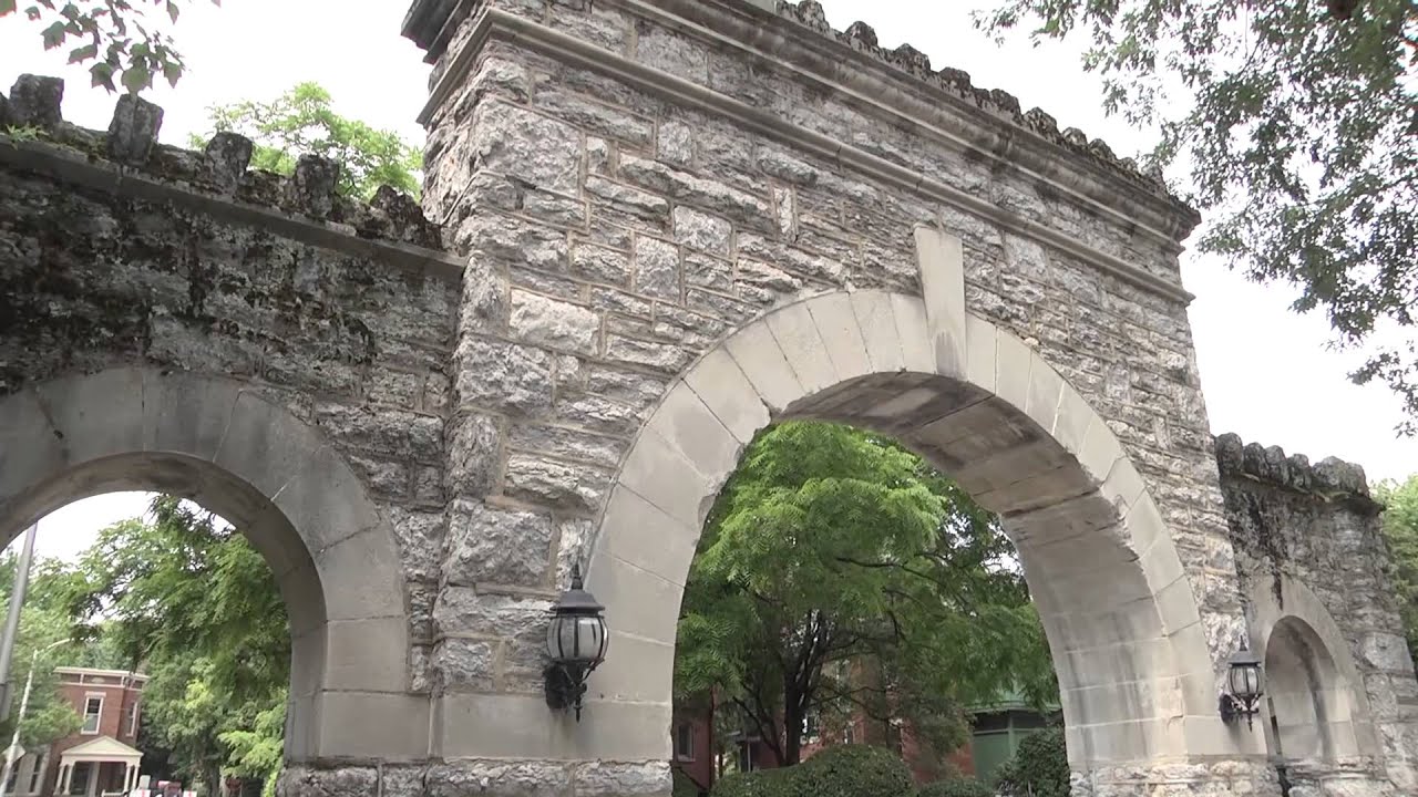 Lexington History - Hampton Court