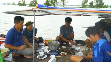 Trê Vàng Nướng Nhậu Chiều Mưa, Anh Em Chú Cháu Say Sưa Chuyện Nghề | Nét Quê #376