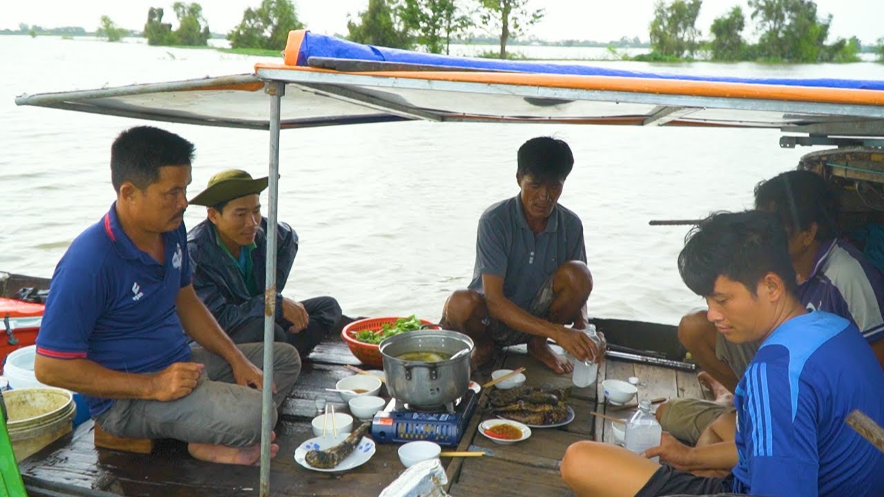 Trê Vàng Nướng Nhậu Chiều Mưa, Anh Em Chú Cháu Say Sưa Chuyện Nghề | Nét Quê #376