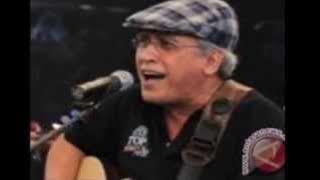 Download lagu Iwan Fals Bangsat !!! Cover Wani Piro - Jokowi Kenaikan BBM Bukan Urusan Saya