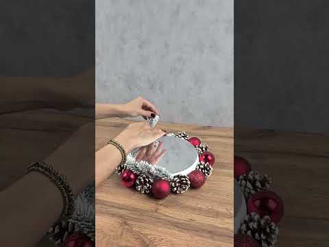 Trasforma un Cerchio di Polistirolo e uno Specchio in un Centrotavola Natalizio Incantevole! ✨🎄