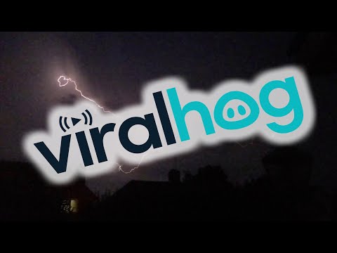 Heart Shaped Lightning || ViralHog