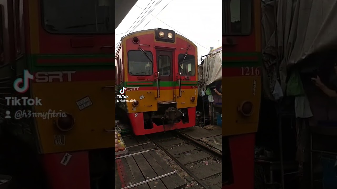 pasar wisata unik mae klong bangkok thailand 