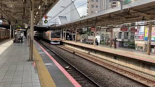 【三鷹駅】209系1000番台トタ81編成到着，E353系あずさ25号通過