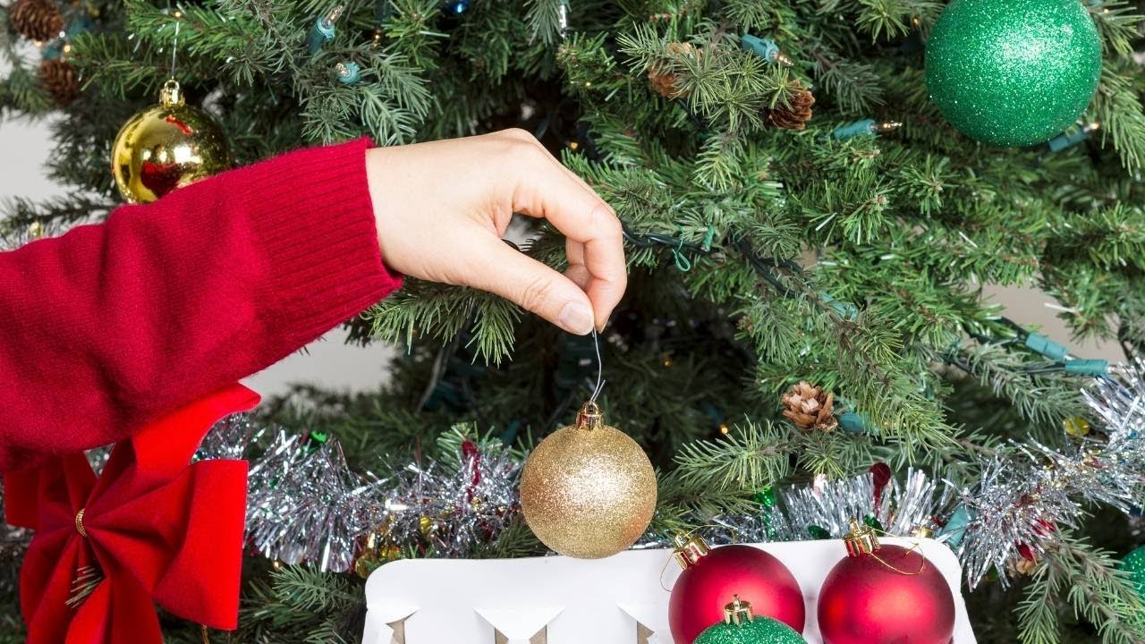 How to Pack Away Your Christmas Tree YouTube