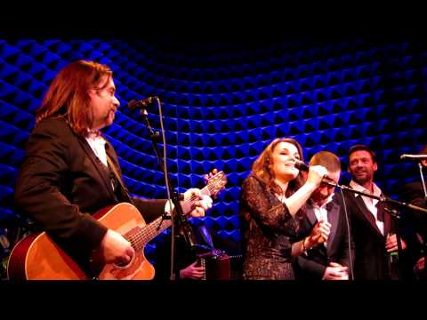 Fairytale Of New York, Russell Crowe &amp; Alan Doyle NYC Indoor Garden Party 3 Finale, Joe&#039;s Pub