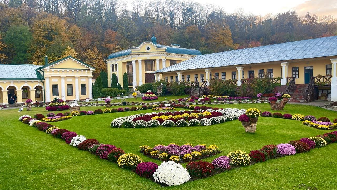 ☦️м.Агафангел прибыл в монастырь Хынку🇲🇩 и совершил Всенощное бдение