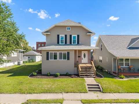 737 Grant St, Bettendorf, IA home video tour