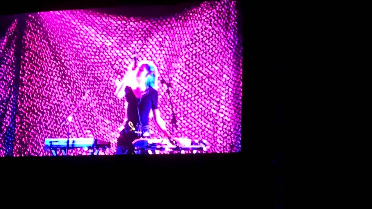 GRIMES FYF FEST 2014 [FULL SET]