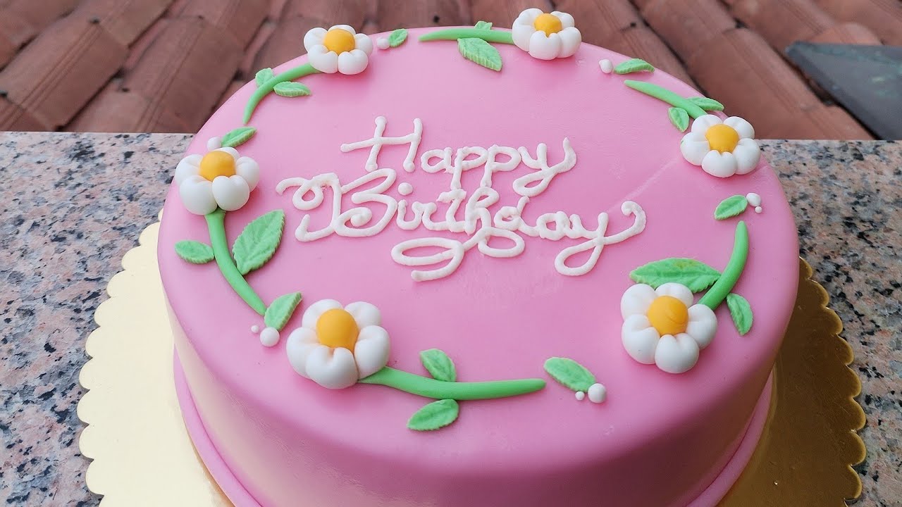 BELLISSIMA TORTA DI COMPLEANNO IN PASTA DI ZUCCHERO,RICETTA CREMA ALLE FRAGOLE