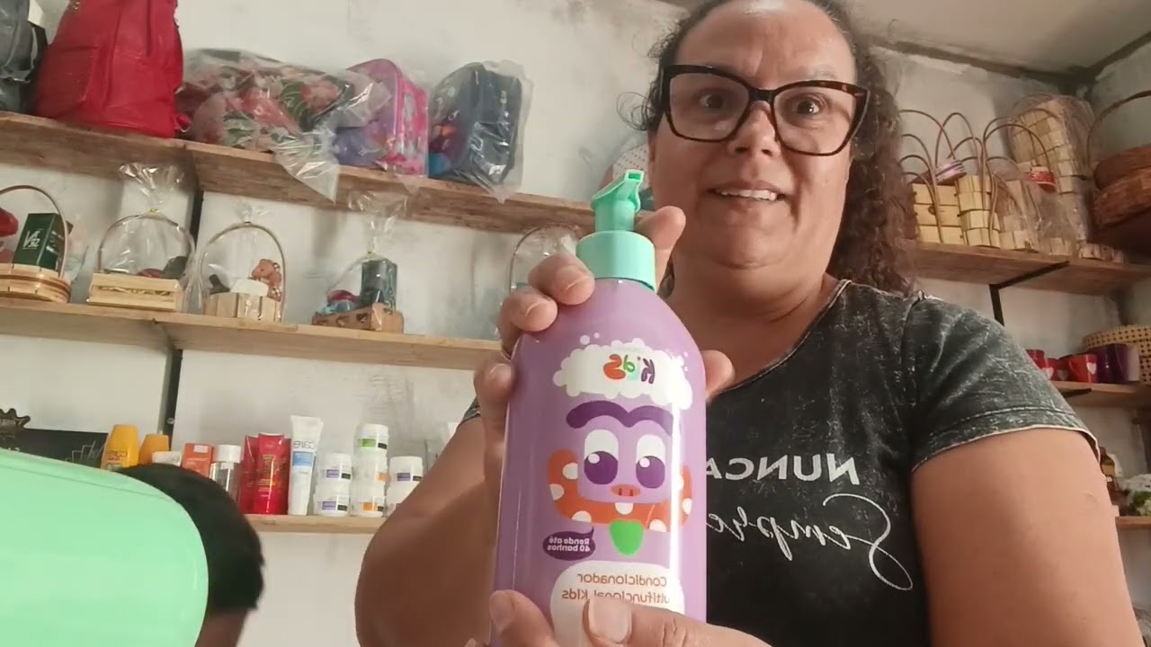 Abertura de caixa do Avon e da Odorata com um pequeno ajudante kkk