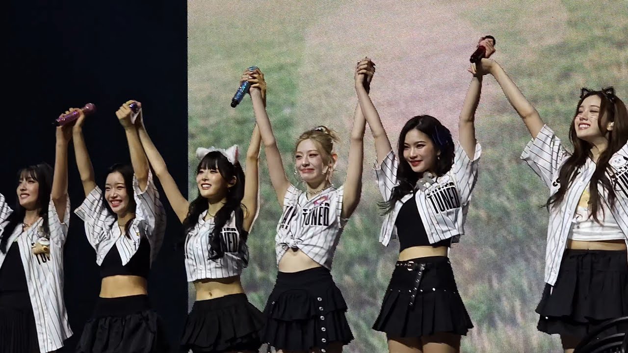 STAYC (스테이씨) Stay WITH me (4K)