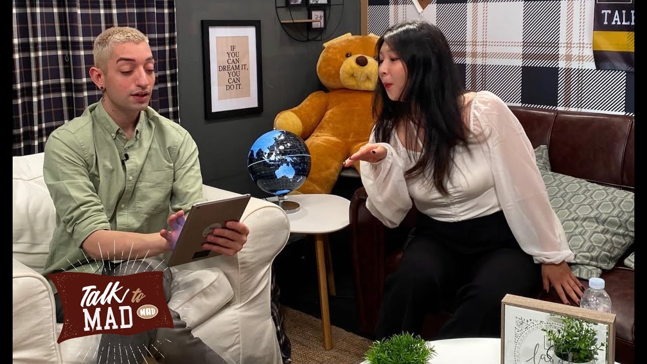 Ο Γιάννης Κατινάκης υποδέχεται την Παυλίνα Λη στο Talk To Mad