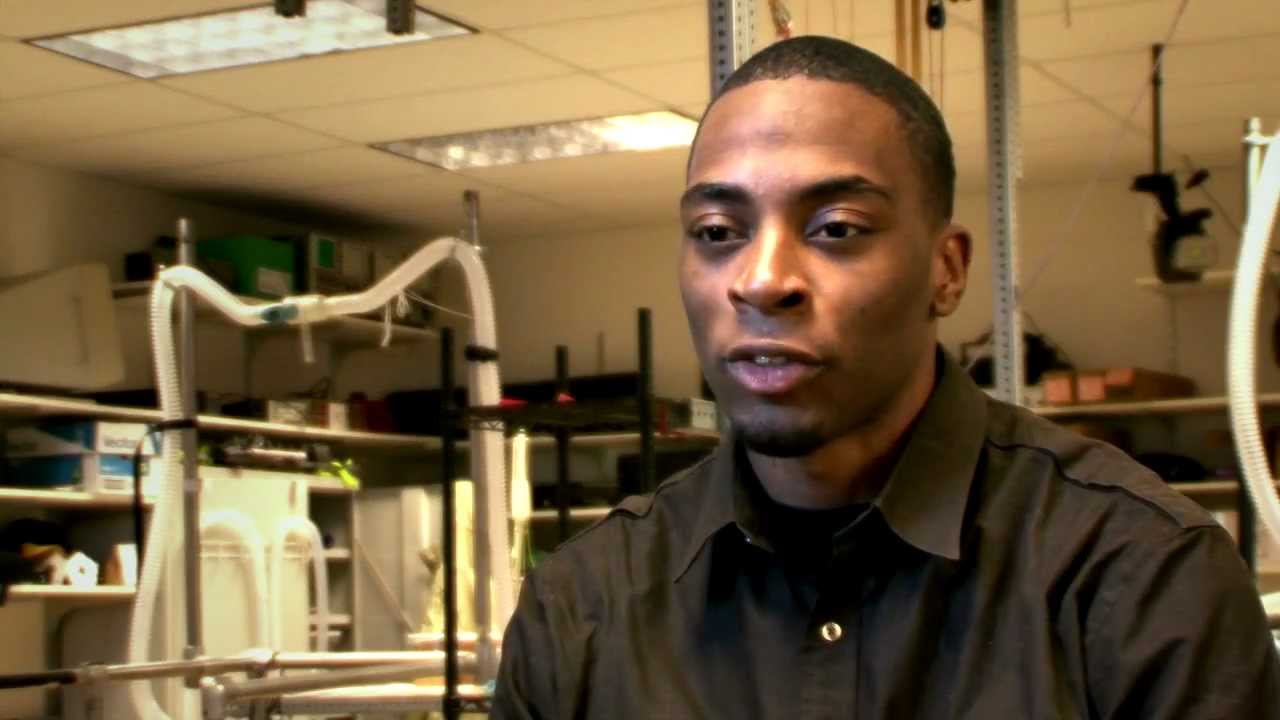 CU-Boulder student profile: biology major Tyler Matlock bouldering manila