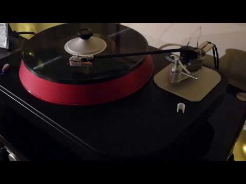 Video: Spiral Groove's Revolution Turntable