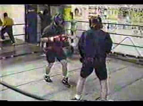 Lee Tonks sparring Richard Theile