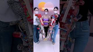 Body Hugging Shirt. Adjust Waist As Desired. Balanced Figure