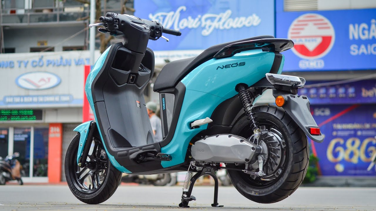 Cận cảnh mẫu xe điện Yamaha NEOS 2023 - MÀU XANH