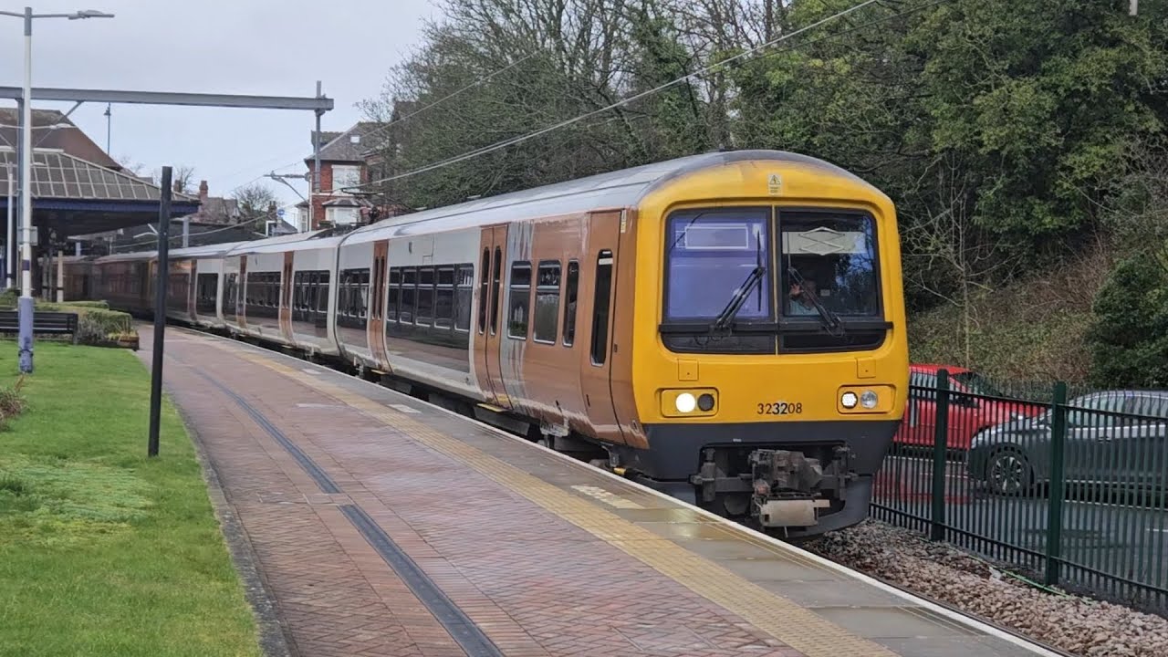 Northern 323208 323212, CAF Civity 331's, 195's, & Avanti 390117 ...