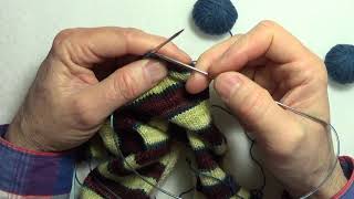 Tricoter 2 bas en commençant par le bout du pied avec 1 aiguille circulaire - Partie 3 de 3