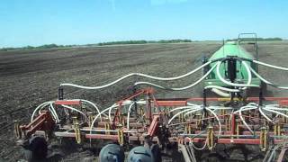 New Holland 9882 Seeding with a Bourgault 40' and Coop Chinook 1203 Air Tank
