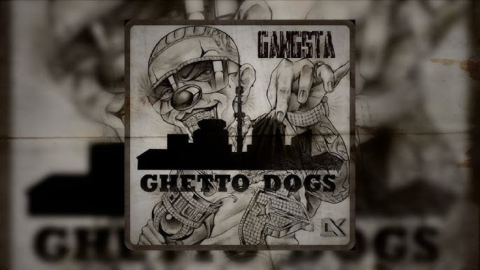 Voyaga etgan ayollar videoda ochiq qinlarini korsatishadi