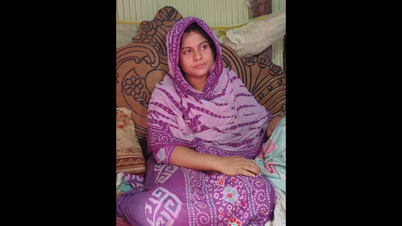 У меня больше никого нет, кроме отца. Номер мобильного телефона указан в видео.