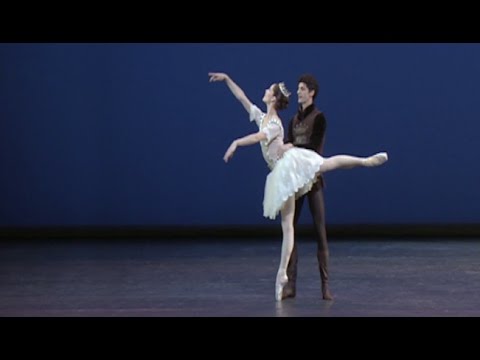 Awakening - Pas de deux (The Royal Ballet)