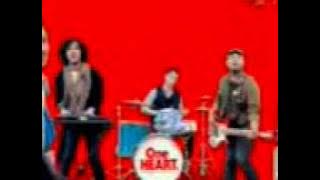 Agnes Monica - ft Nidji one heart.3gp