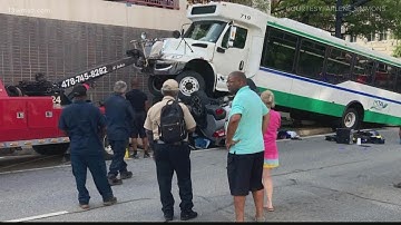 Crash report says Macon transit bus ran red light in July 7 wreck with SUV