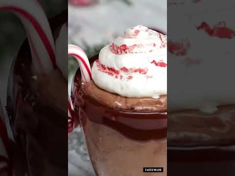 Postre de chocolate para Navidad | Tastemade #Shorts