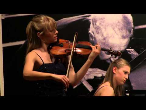 Mariella and Magdalena Haubs play Schumann Romanze in A-Dur, Munich, March 2013