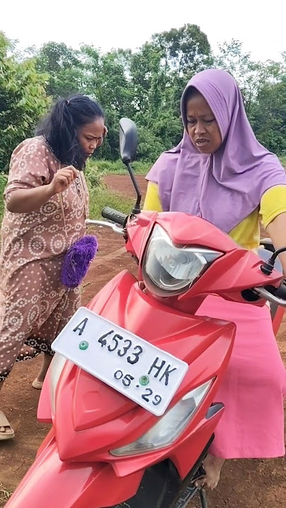 Wawa wants to try riding a motorbike #trendingshorts