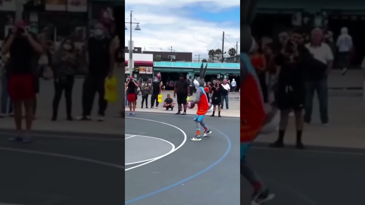 Bugs Bunny Trolling In Basketball