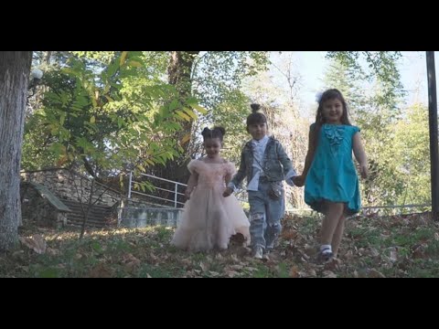 მარიამ წივწივაძე, ლილე კოპალიანი და ბარბარე კიკაბიძე - დედა