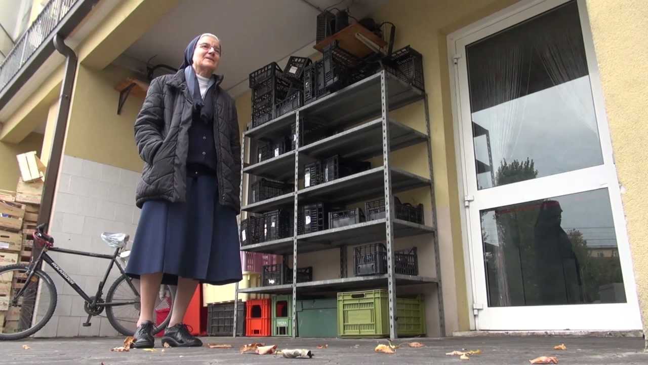 A tavola insieme - il 'Giro nonni' della Caritas di Rimini