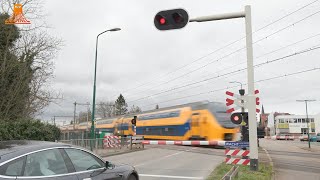 DUTCH RAILROAD CROSSING - Bunnink - Stationsweg