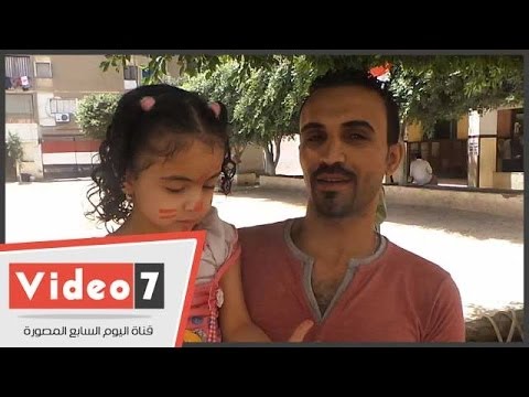 بالفيديو مواطن بنتى قالتلى جايه معاك علشان أحط منكير السيسى فى صوابعى
