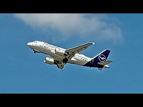 馃敶 Live Suny Thursday good morning Planespotting Flughafen Hahn 21 betrieb. LH9916 kommt aus FRA 馃洬馃洭馃憢馃憤