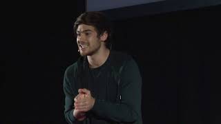 Viviamo in un mondo pazzesco | Giacomo Mazzariol | TEDxTreviso