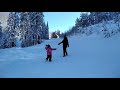 Алтайские Альпы-начало путешествия. Зимняя сказка. Спортсмены на снежных склонах.