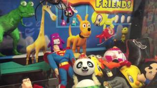 Battle For Superman Claw Machine Win
