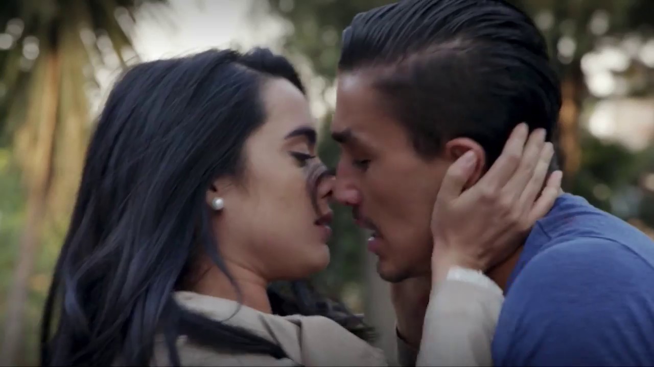 Vanessa decide darse una oportunidad con Paulino