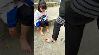 The Poor Girl Was Trampled On The Bread By The Man 😭💔  #Shorts # #Motivation  #Triste #Viral Video