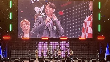 [4K] BTS @  Forum | Jingle Ball 2021 | Butter + dynamite (Holiday remix) + Jin’s Bday | 방탄소년단 징글볼