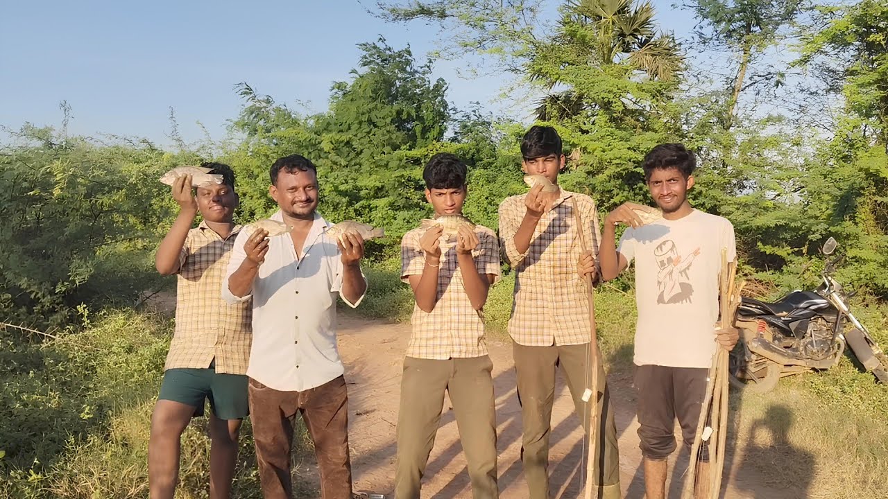చేపలు పట్టి వండి తినేదాకా | FA STORIEZ # FishHunting # FishCooking # VillageLife 