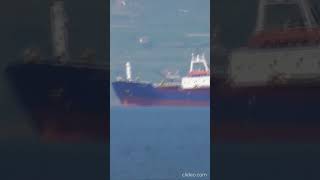 040525 Frachtschiff im Risskluftspalt