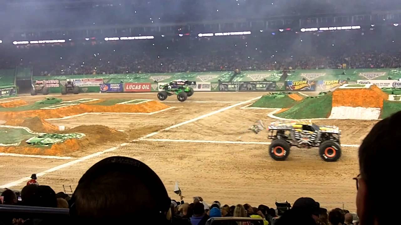 Monster Jam Houston 1-3-2015 Racing Highlights - YouTube