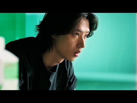 山崎賢人、腕立てで美しい筋肉があらわに！ 「ザバス」新TVCM『ザバスチャンス 』 篇