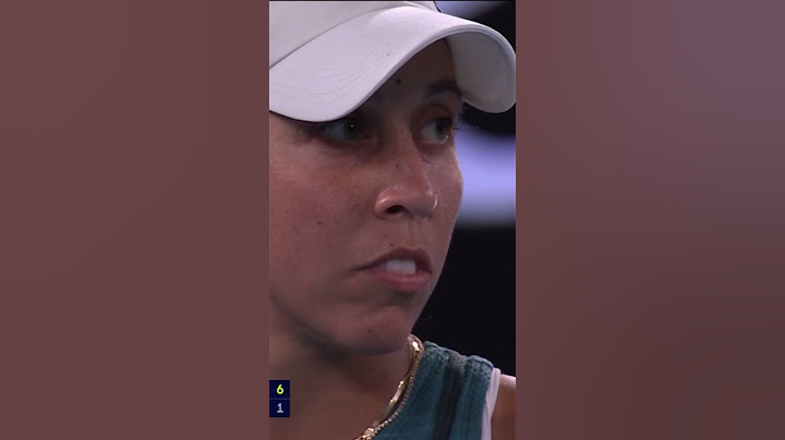Iga Swiatek glitched and got served! #AO #AustralianOpen #IgaSwiatek #tennis #shorts